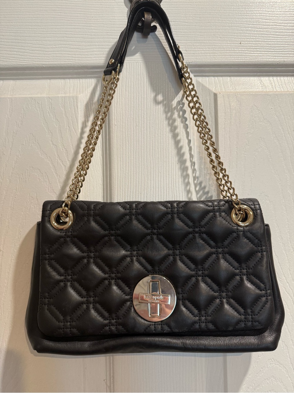kate spade Black Quilted Leather Shoulder Bag with adjustable Gold Chain - Picture 8 of 9